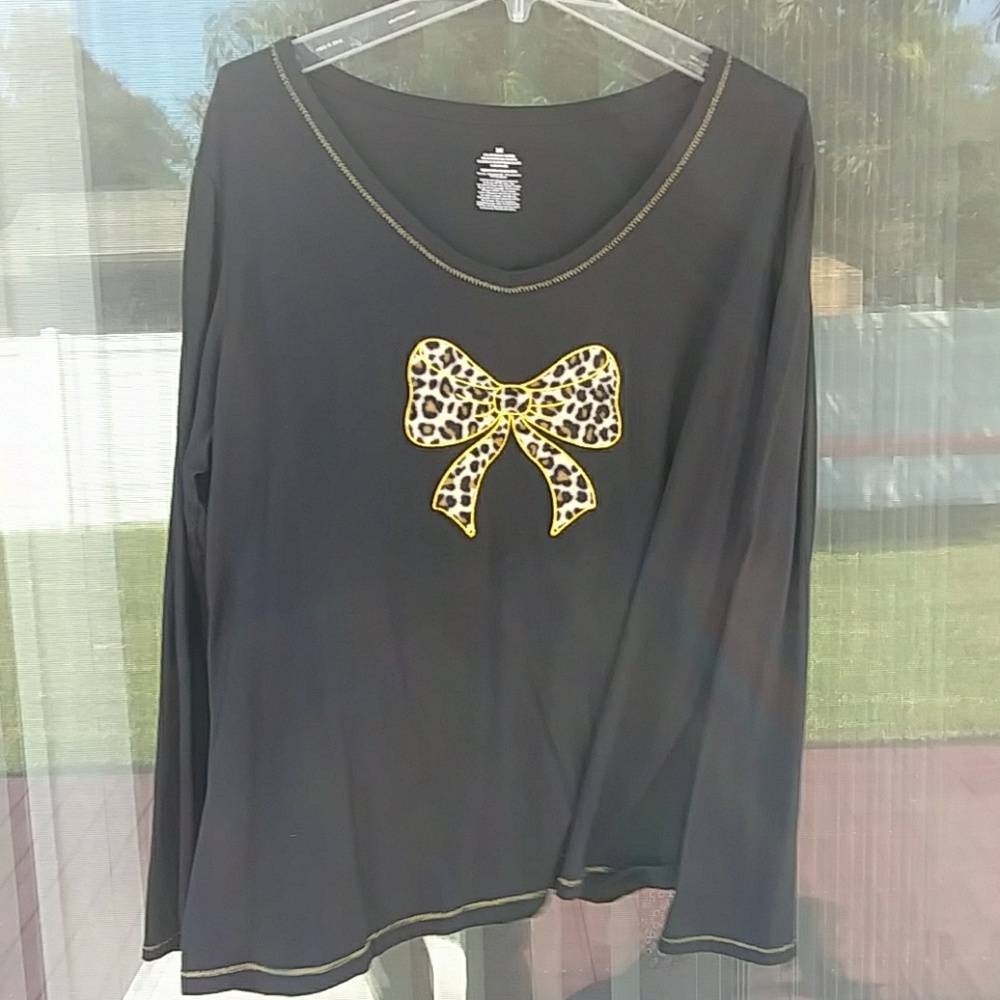 Women's pullover top